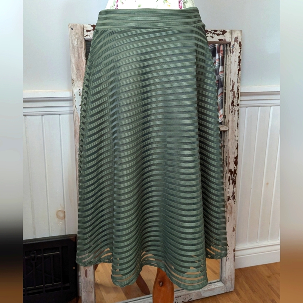 Elegant Green Midi Skirt